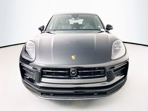 Certified 2026 Porsche Macan AWD/4WD image 6