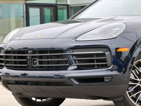 Certified 2023 Porsche Cayenne Platinum Edition AWD/4WD image 8