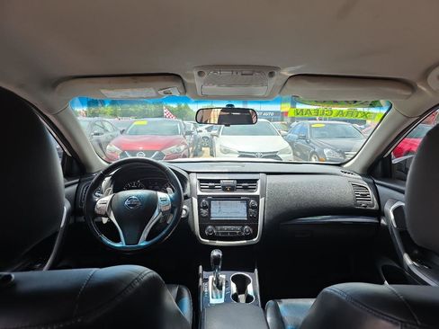 Used 2016 Nissan Maxima Platinum FWD image 25