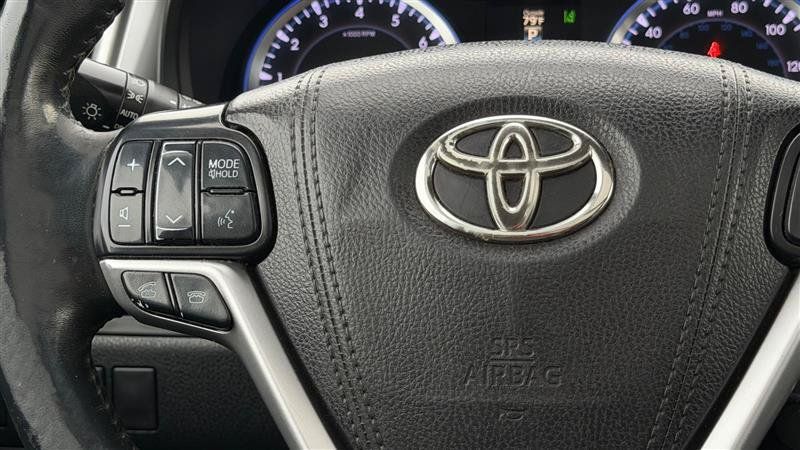Used 2015 Toyota Highlander Limited Platinum AWD/4WD image 28