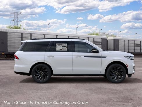 New 2027 Lincoln Navigator Reserve AWD/4WD image 5