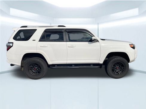 Used 2022 Toyota 4Runner SR5 Premium image 5