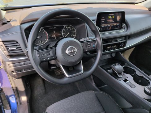 Used 2023 Nissan Rogue SV AWD/4WD image 16