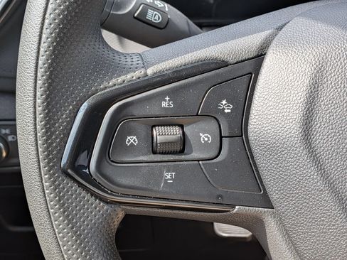 Used 2025 Chevrolet TrailBlazer LT AWD/4WD image 18