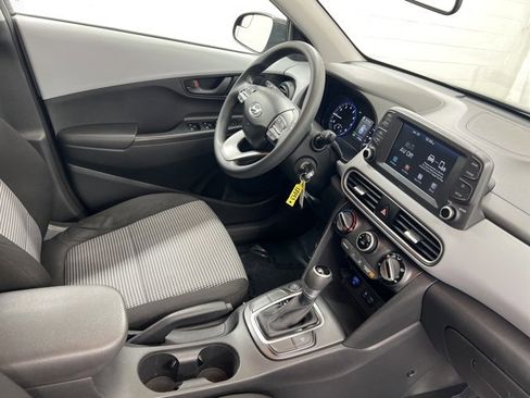 Used 2019 Hyundai Kona SE image 24