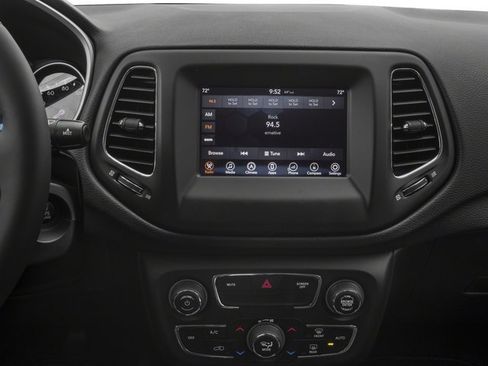 Used 2017 Jeep Compass Latitude w/ Popular Equipment Group AWD/4WD image 10