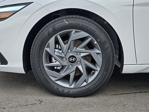 New 2026 Hyundai Elantra Blue image 13
