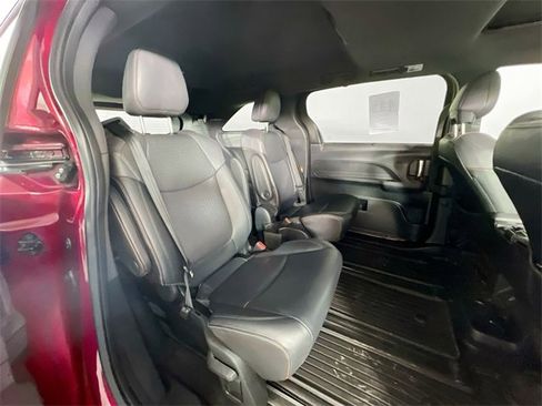 Used 2021 Toyota Sienna XSE image 24