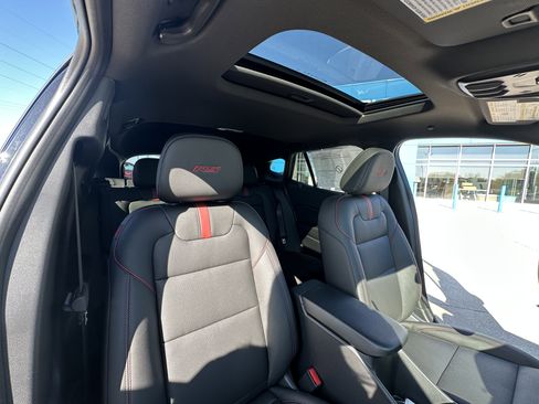 New 2026 Chevrolet Trax RS w/ Sunroof Package FWD image 38