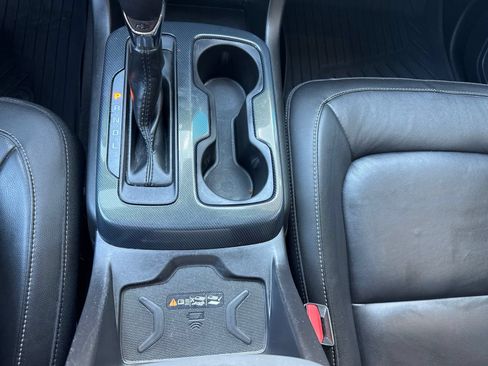Used 2022 Chevrolet Colorado Z71 w/ Safety Package AWD/4WD image 27