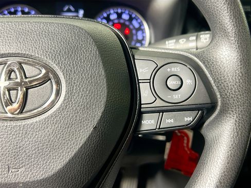 Used 2020 Toyota RAV4 LE image 19