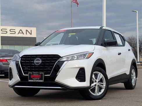 Certified 2025 Nissan Kicks Play S image 1
