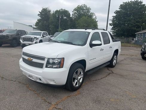 Used 2012 Chevrolet Avalanche LT w/ All-Star Edition AWD/4WD image 2