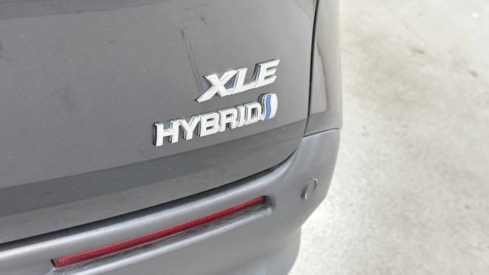 Certified 2022 Toyota Sienna XLE w/ XLE Plus Package FWD image 30