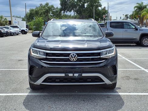 Used 2023 Volkswagen Atlas Cross Sport SE w/ Panoramic Sunroof Package FWD image 2