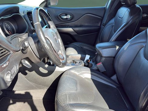 Used 2020 Jeep Cherokee Limited AWD/4WD image 22