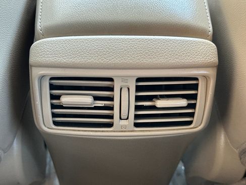 Used 2015 Nissan Rogue SL AWD/4WD image 14