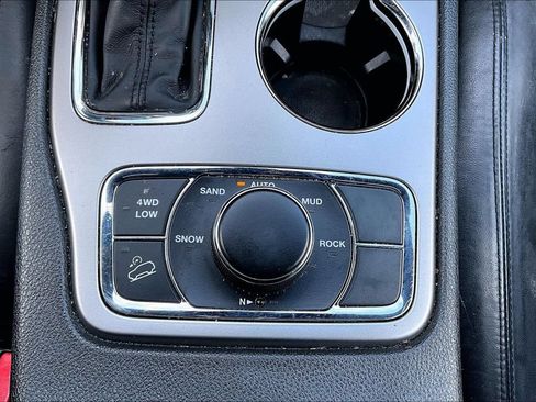 Used 2018 Jeep Grand Cherokee Limited AWD/4WD image 31