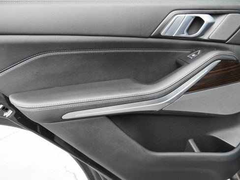 Certified 2024 BMW X5 xDrive40i w/ Premium Package image 26