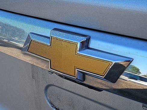 Used 2021 Chevrolet Traverse Premier FWD image 31