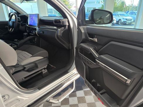 Used 2024 Toyota Tacoma TRD Off-Road image 40