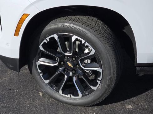 New 2026 Chevrolet Suburban High Country AWD/4WD image 30