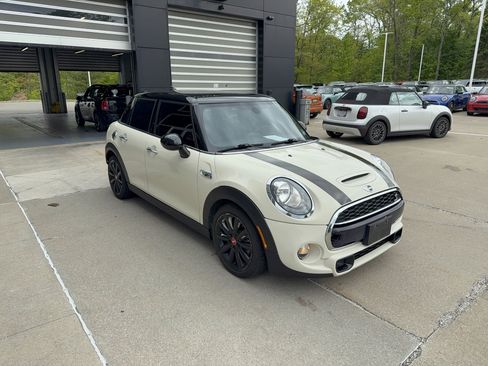 Used 2018 MINI Cooper S FWD image 2