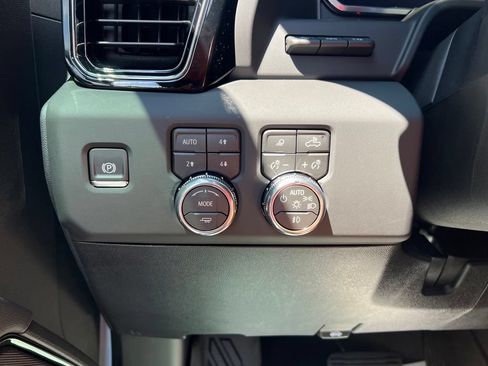 New 2026 GMC Sierra 2500 AT4 w/ AT4 Premium Plus Package AWD/4WD image 24