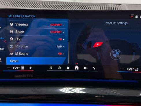 Used 2025 BMW M5 Touring image 31