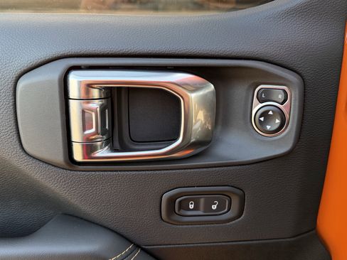 Used 2025 Jeep Wrangler Unlimited Rubicon 392 image 20