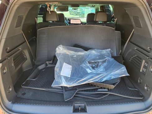 Used 2026 Chevrolet Traverse RS w/ LPO, Floor Liner Package FWD image 18