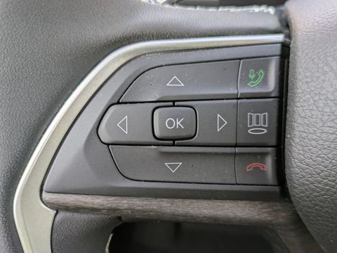 Used 2025 Jeep Grand Cherokee Limited w/ Luxury Tech Group II AWD/4WD image 26