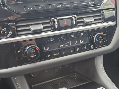 Certified 2025 Nissan Pathfinder SL AWD/4WD image 25