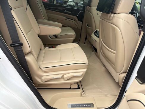Used 2024 Cadillac Escalade Premium Luxury w/ Performance Package AWD/4WD image 6