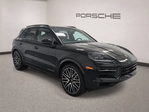 Used 2026 Porsche Cayenne S AWD/4WD image 8