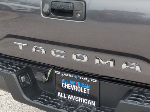 Used 2022 Toyota Tacoma SR AWD/4WD image 29
