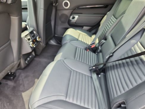 New 2025 Land Rover Discovery S image 26