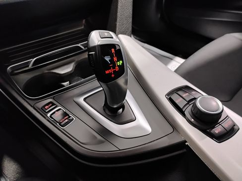 Used 2017 BMW 320i Sedan image 86