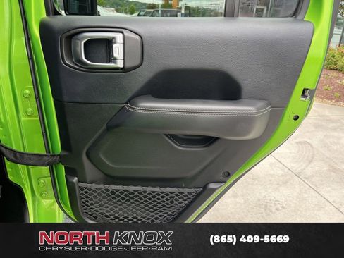 Used 2018 Jeep Wrangler Unlimited Sahara AWD/4WD image 23