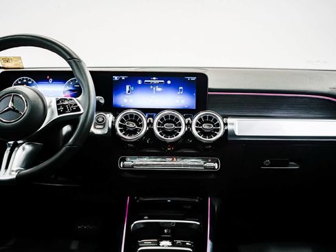 Used 2026 Mercedes-Benz GLB 250 image 13