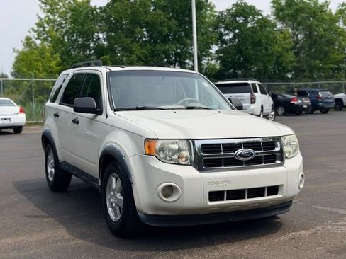 Used 2009 Ford Escape XLT FWD image 3