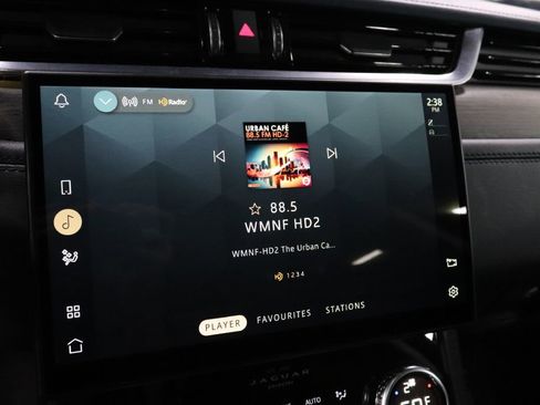 Used 2021 Jaguar F-PACE image 30