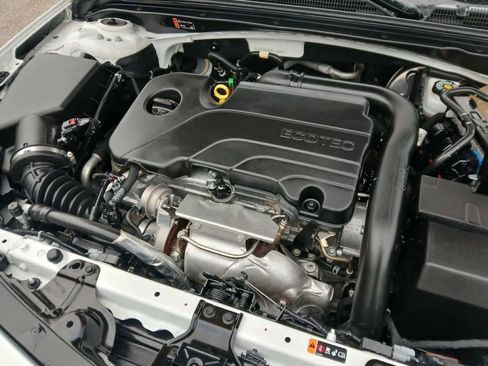 Used 2022 Chevrolet Malibu LT FWD image 18