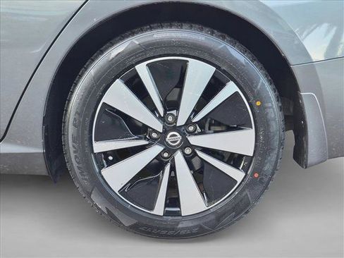 Used 2019 Nissan Altima 2.5 SL FWD image 23