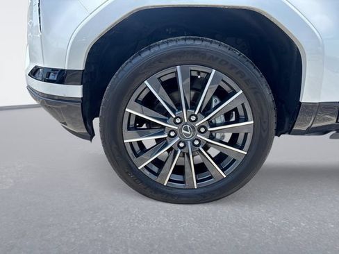 Used 2024 Lexus GX 550 AWD/4WD image 10