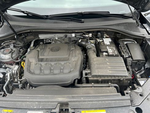 Certified 2024 Volkswagen Tiguan SEL R-Line image 16