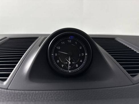 Certified 2026 Porsche Macan AWD/4WD image 29