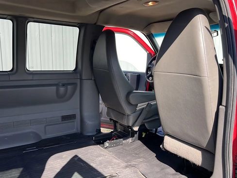 Used 2014 GMC Savana 2500 RWD image 16