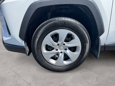 Used 2025 Toyota RAV4 LE AWD/4WD image 14
