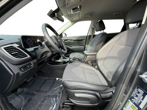 Certified 2024 Kia Seltos S image 9
